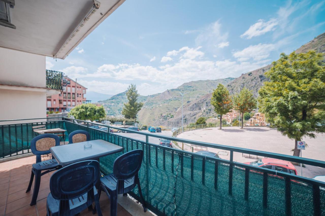 Taormina Casa Erika Family Apartment Екстер'єр фото